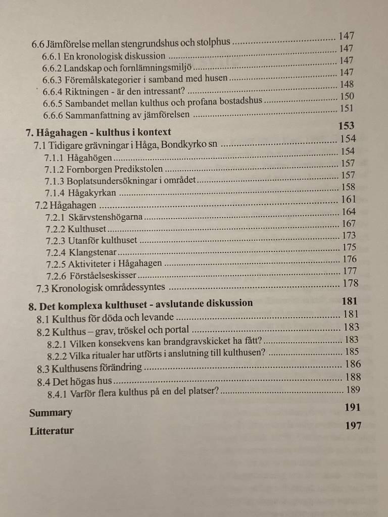 Med graven som granne : om brons&aring;lderns kulthus = The grave as a neighbour : on Bronze Age ritual houses