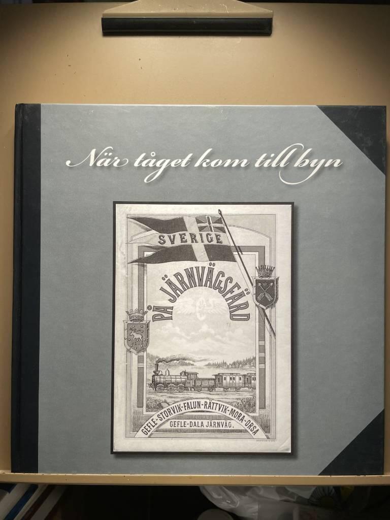 N&auml;r t&aring;get kom till byn