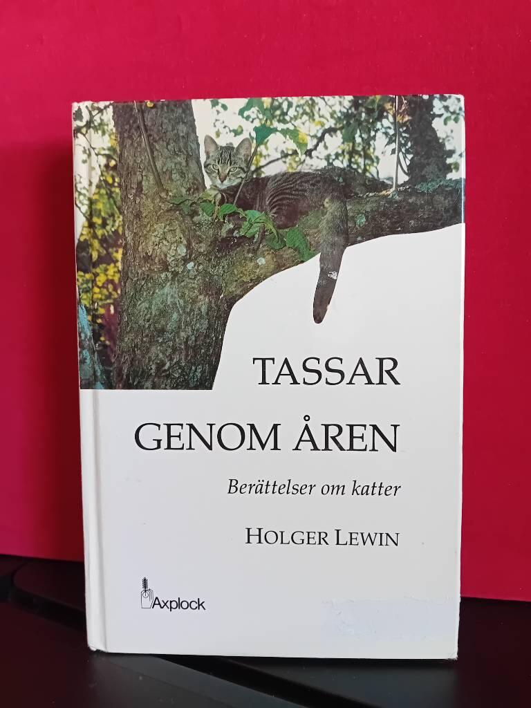 Tassar genom &aring;ren : ber&auml;ttelser om katter