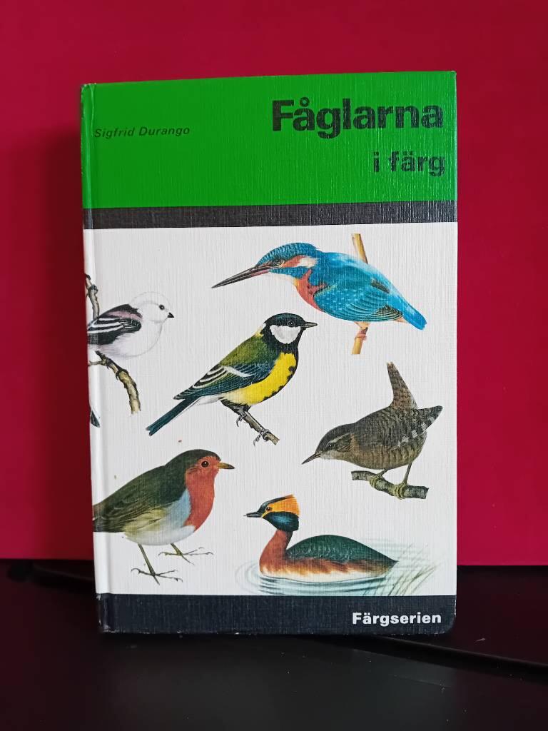 F&aring;glarna i f&auml;rg