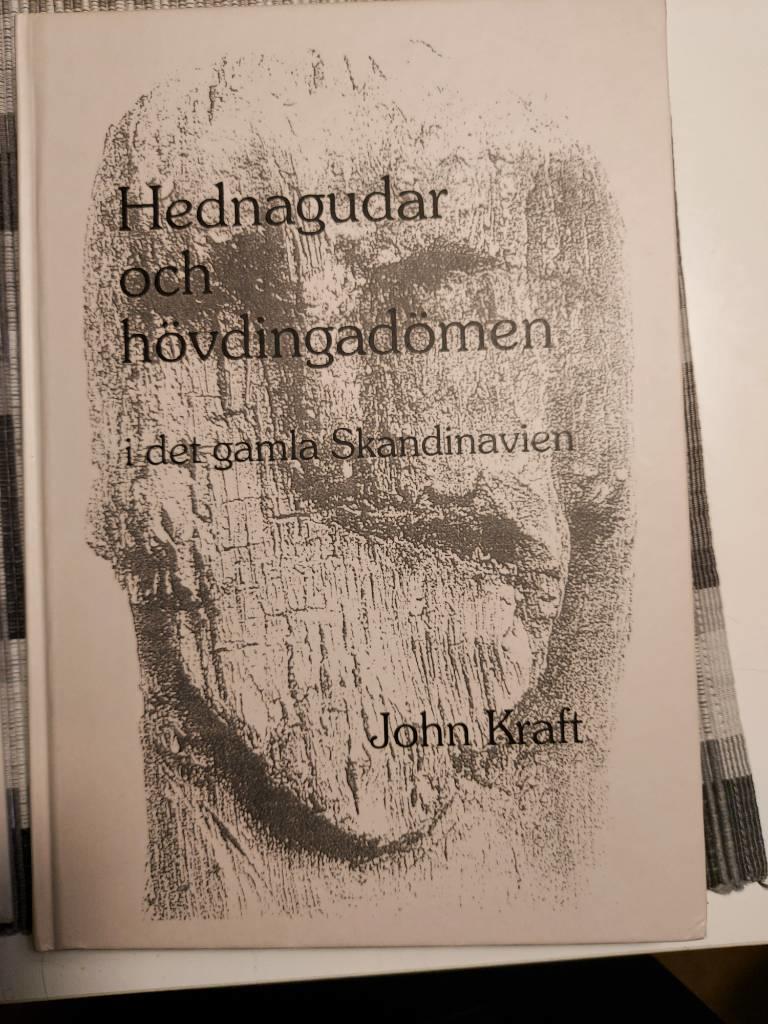 Hednagudar och h&ouml;vdingad&ouml;men i det gamla Skandinavien