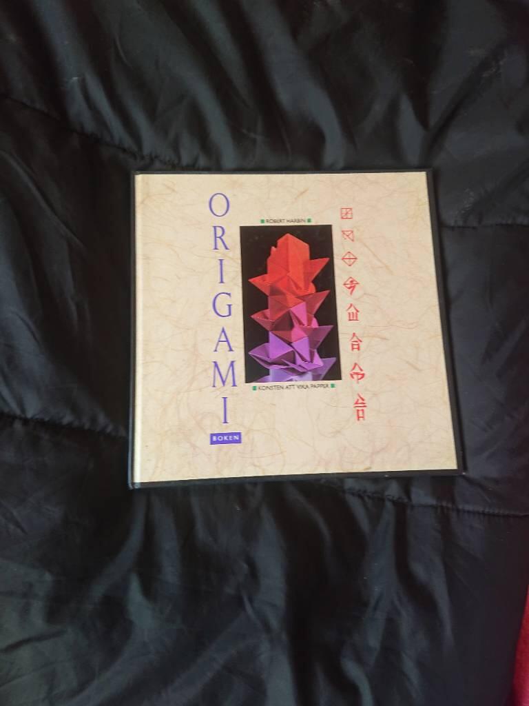 Origamiboken : konsten att vika papper