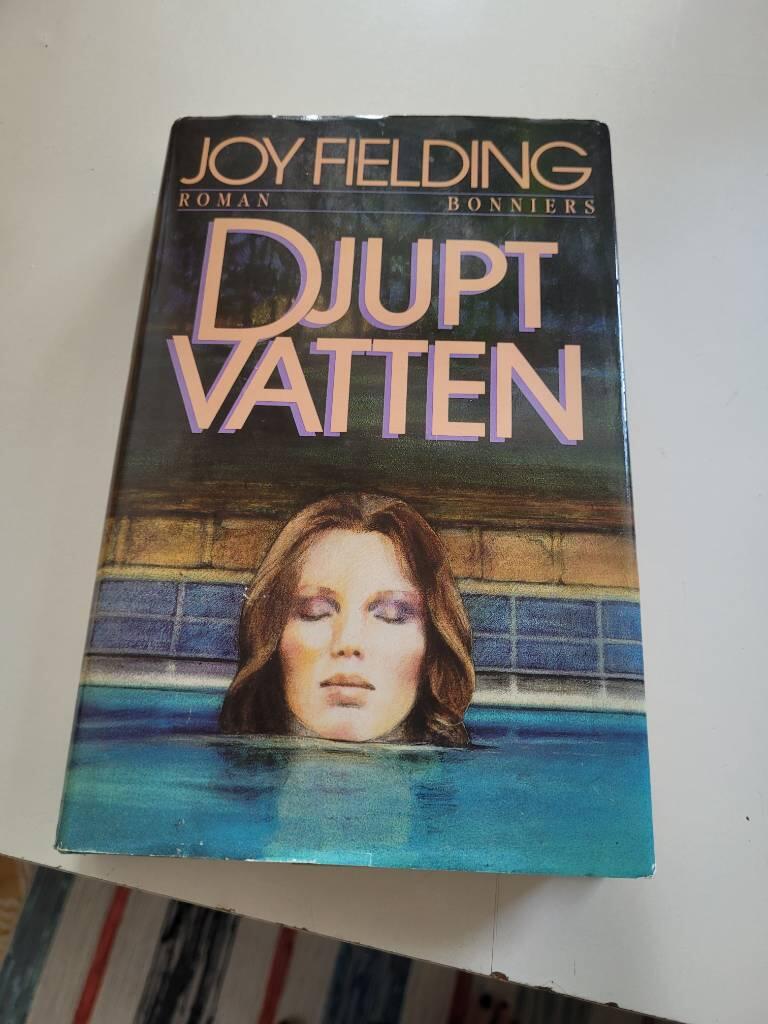 Djupt vatten : [roman]