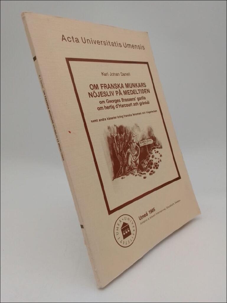 Om franska munkars n&ouml;jesliv p&aring; medeltiden, om Georges Brassens' gorilla, om hertig d'Harcourt och gr&ouml;nk&aring;l samt andra k&aring;serier kring franska fenomen och fr&aring;getecken