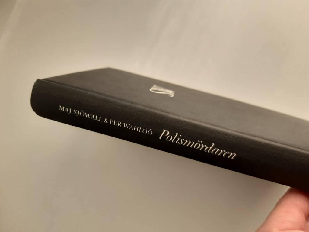 Polism&ouml;rdaren : roman om ett brott