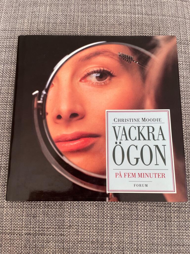 Vackra &ouml;gon p&aring; fem min.