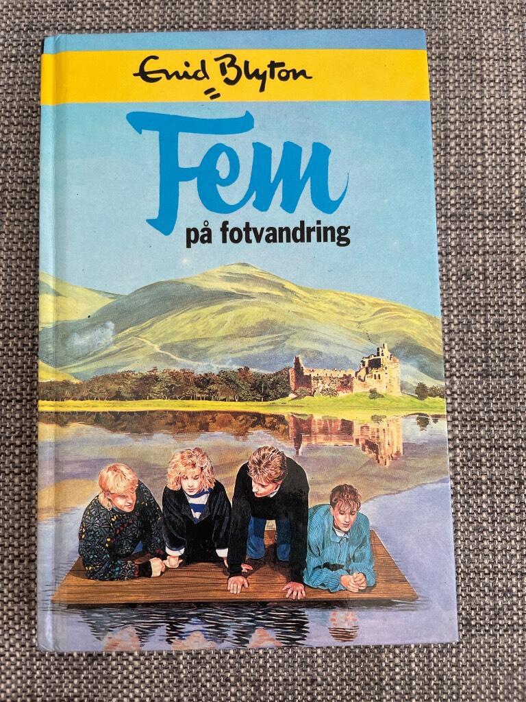 Fem på fotvandring
