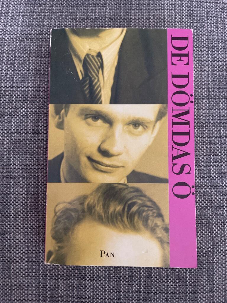 De d&ouml;mdas &ouml; : roman