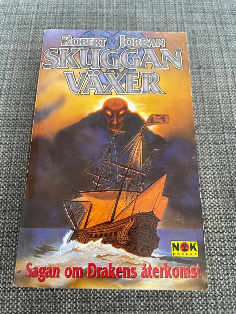 Skuggan v&auml;xer