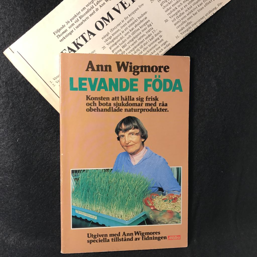 Levande f&ouml;da : konsten att h&aring;lla sig frisk och bota sjukdomar med r&aring;a obehandlade naturprodukter