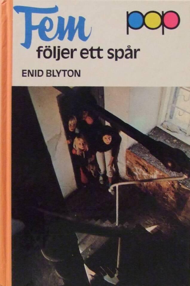 Fem f&ouml;ljer ett sp&aring;r