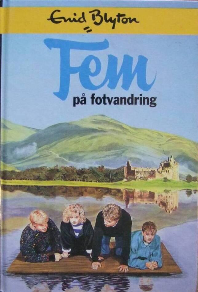 Fem p&aring; fotvandring