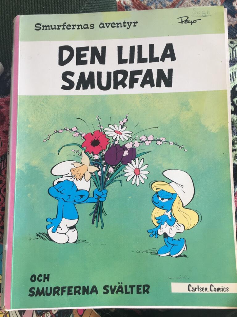 Den lilla smurfan och Smurferna sv&auml;lter