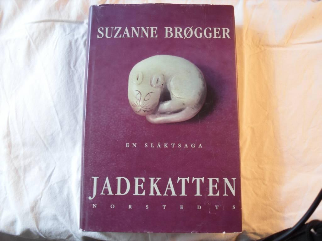 Jadekatten : en släktsaga