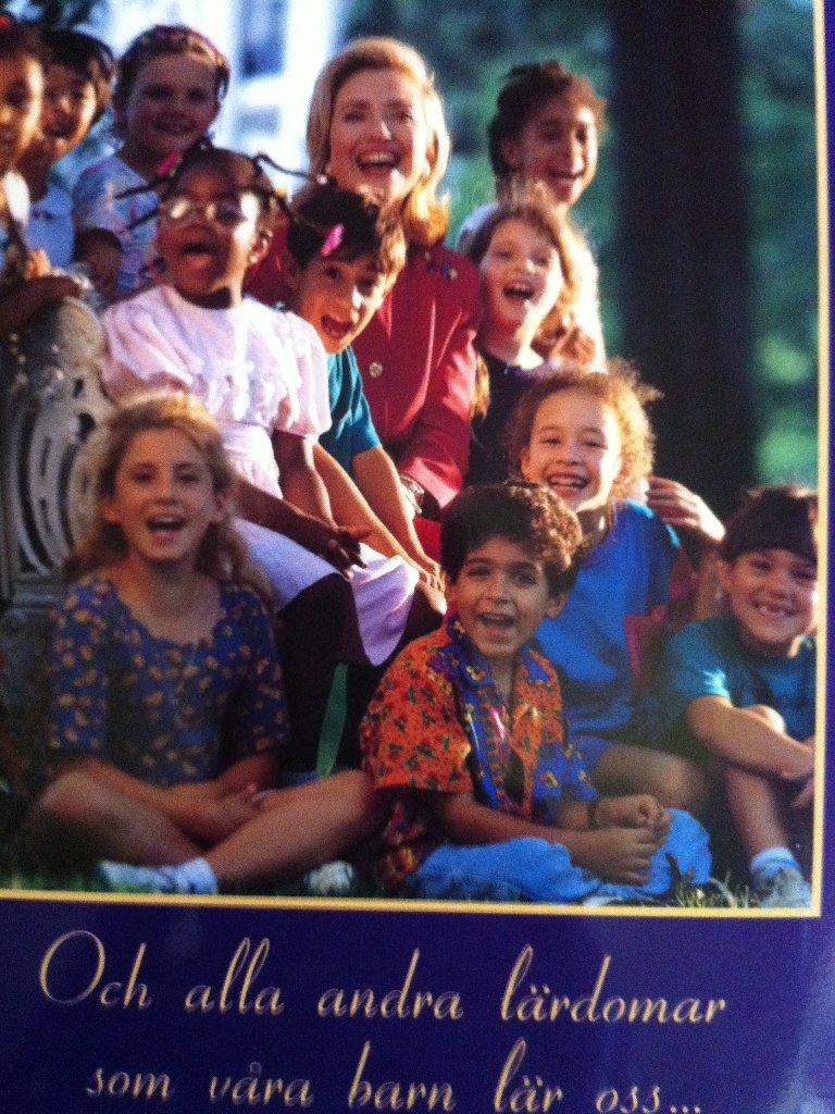 It takes a village : det kr&auml;vs en hel by f&ouml;r att fostra ett barn