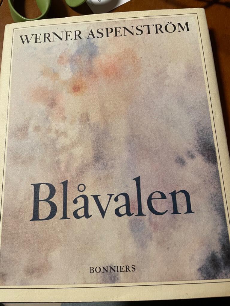 Bl&aring;valen : halvsagor och andra prosastycken
