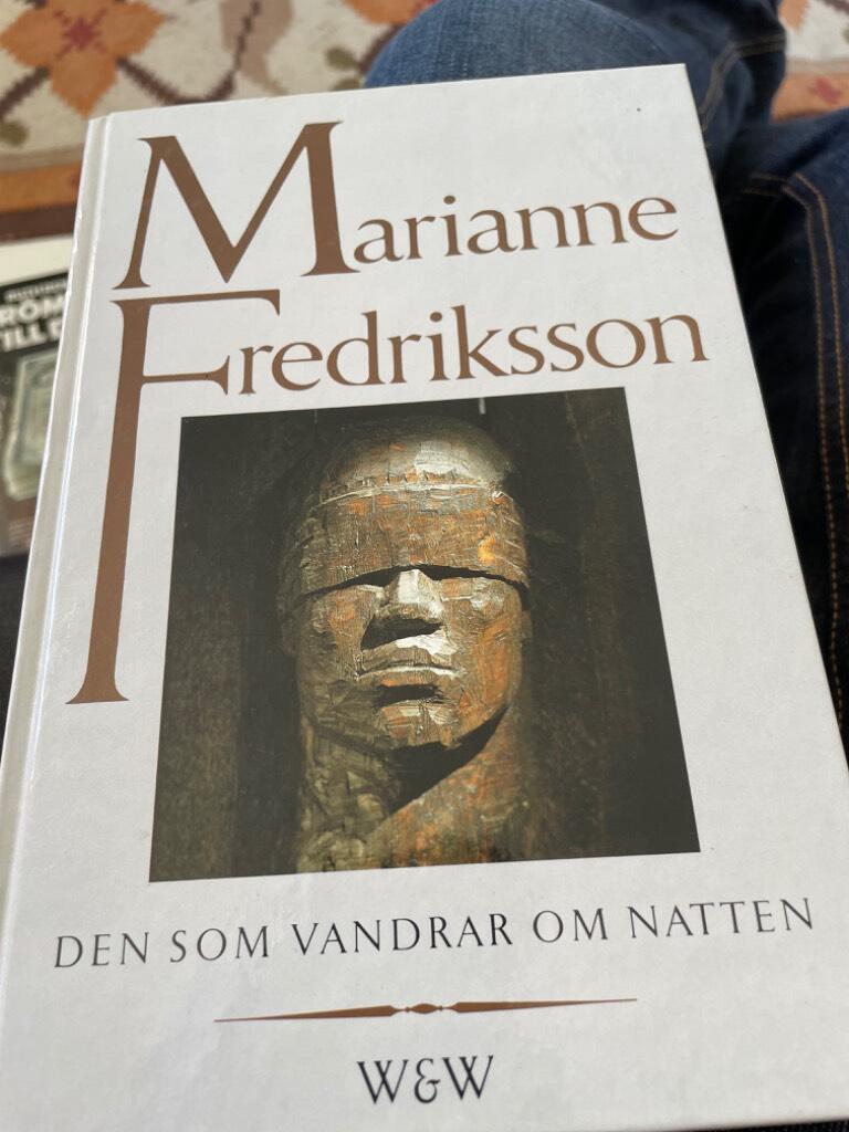 Den som vandrar om natten