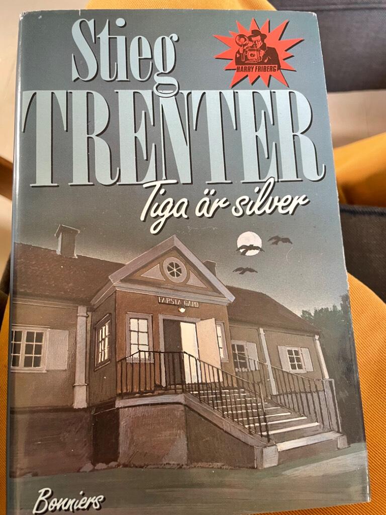 Tiga &auml;r silver : detektivroman