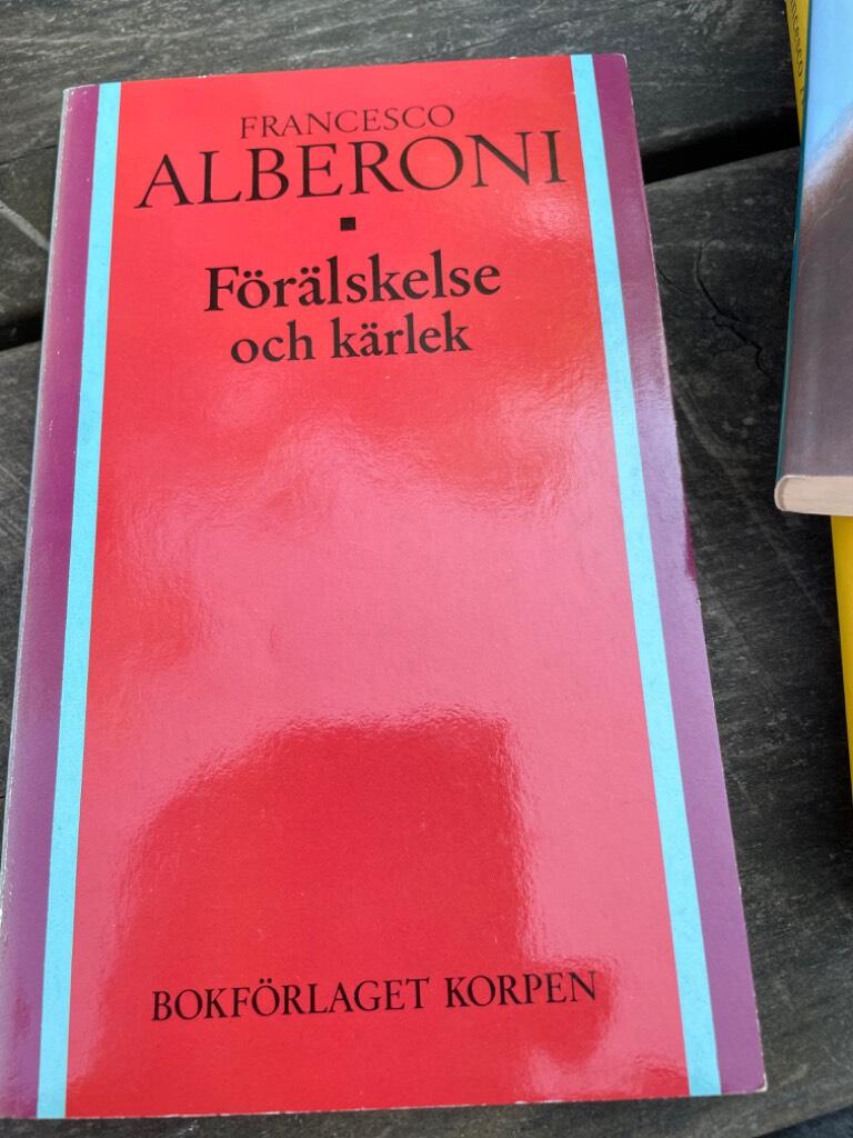 F&ouml;r&auml;lskelse och k&auml;rlek