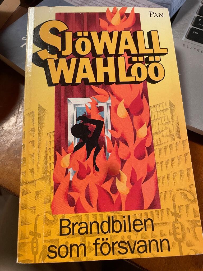 Brandbilen som f&ouml;rsvann : roman om ett brott
