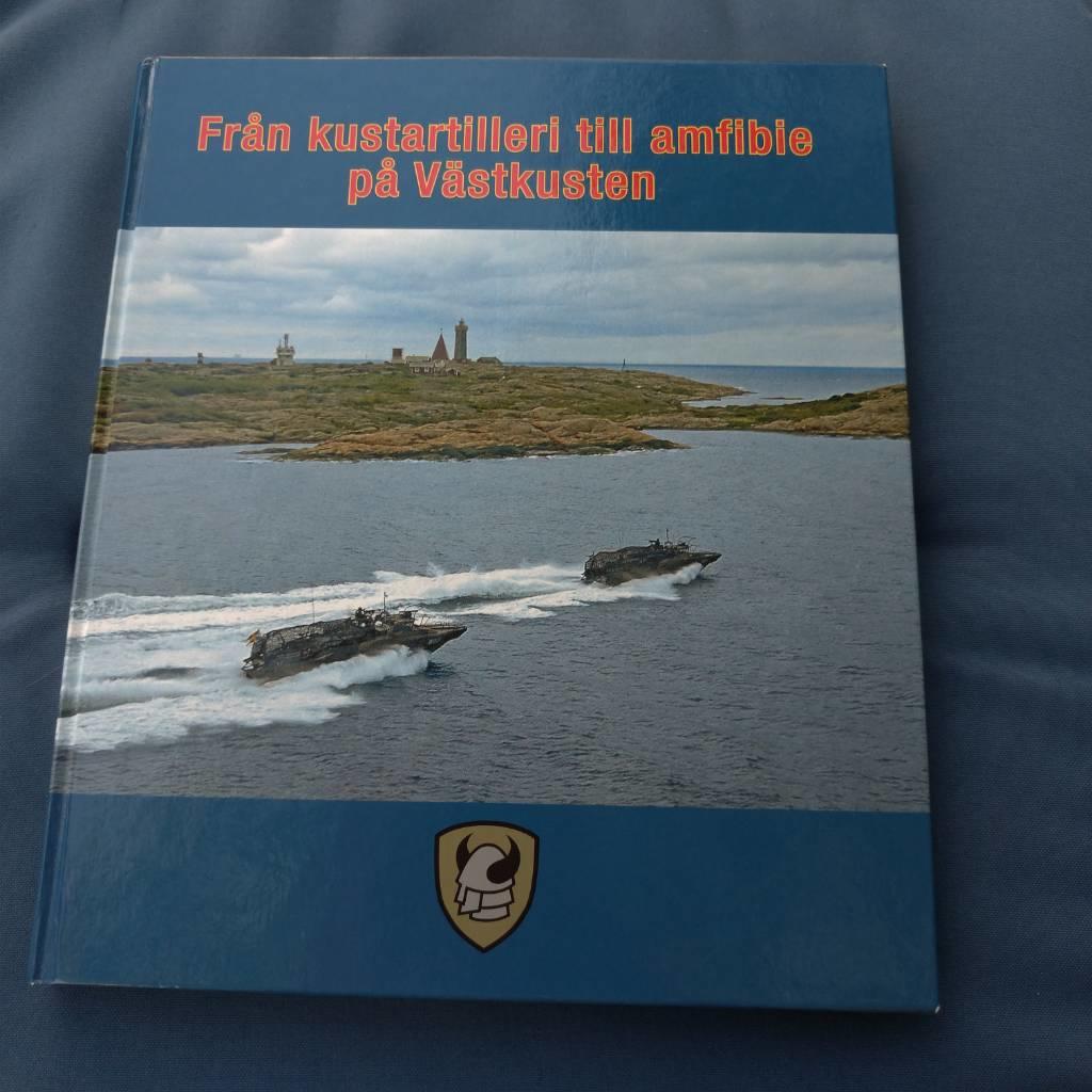 Fr&aring;n kustartilleri till amfibie p&aring; v&auml;stkusten