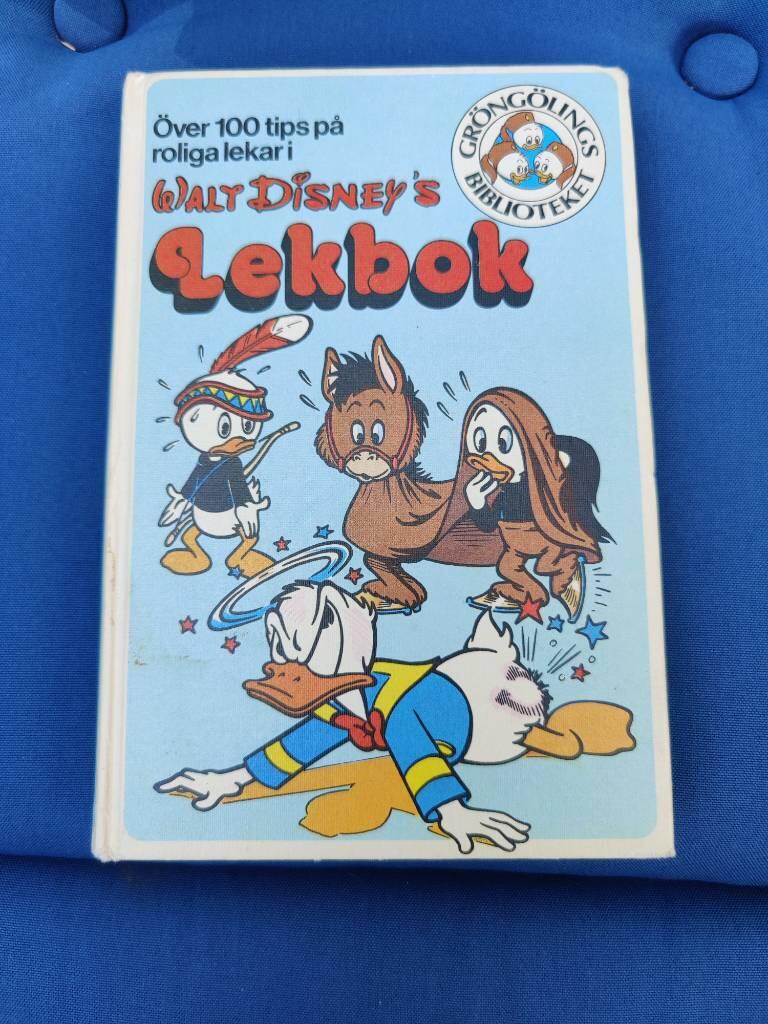 &Ouml;ver 100 tips p&aring; roliga lekar i Walt Disney's lekbok