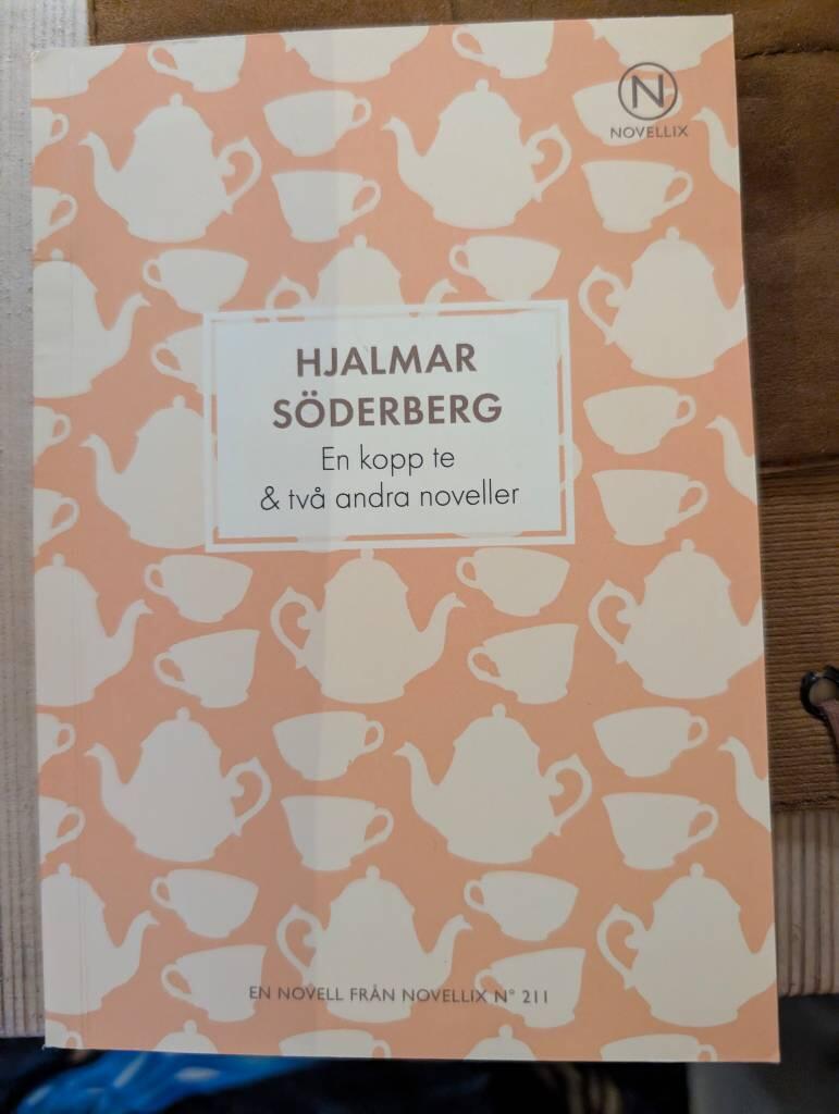 En kopp te & tv&aring; andra noveller
