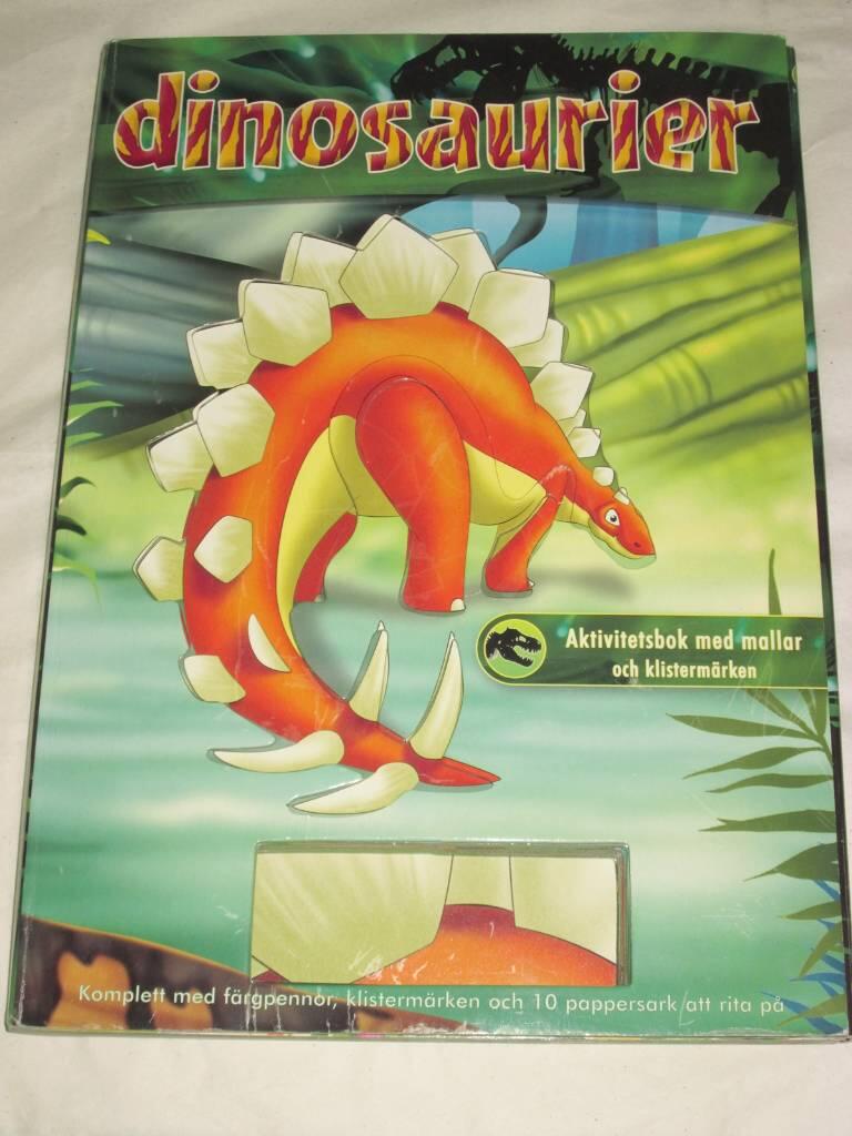 Dinosaurier - Aktivitetsbok m penna/stickers