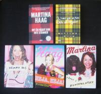 Det &auml;r n&aring;got som inte st&auml;mmer/ Livet g&aring;r s&aring; fort och s&aring; l&aring;ngsamt/ Heja, Heja!/Hemma hos Martina/ Hundpalatset