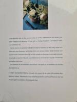 Om blommor : i buketter, i tr&auml;dg&aring;rden, i maten