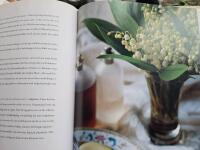 Om blommor : i buketter, i tr&auml;dg&aring;rden, i maten