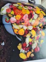 Om blommor : i buketter, i tr&auml;dg&aring;rden, i maten