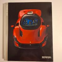 Ferrari Yearbook 2021 &ndash; En hyllning till fart och elegans! Exklusiv bok!!