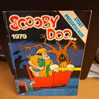 Scooby-Doo 1979 | Stort Presentalbum | Sp&ouml;ket R&ouml;dsk&auml;gg | Semic | Hanna-Barbera