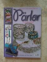 Smycken och annat fint av p&auml;rlor och metalltr&aring;d