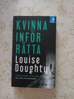 Kvinna inf&ouml;r r&auml;tta