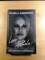 Love, Pamela : den officiella biografin
