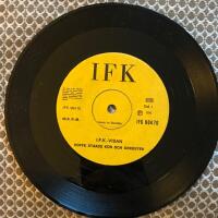 I F K  1. IFK-visan - Roffe Staads k&ouml;r och orkester  2. Maple Leaf Rag 