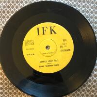 I F K  1. IFK-visan - Roffe Staads k&ouml;r och orkester  2. Maple Leaf Rag 