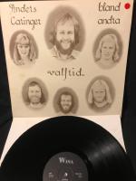 Anders Caringer / Bland Andra &lrm;&ndash; Valfrid