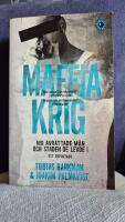 Maffiakrig : nio avr&auml;ttade m&auml;n och staden de levde i