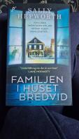 Familjen i huset bredvid