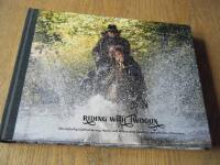 Riding with Twogun : Om naturlig h&auml;sth&aring;llning, t&aring;gr&aring;n och andra udda &auml;ventyr i den arktiska vildmarken