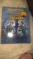 Och Ovan Oss V&aring;gorna : en Bild- och Textkavalkad om U-B&aring;tar p&aring; Vita Duken