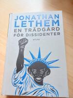 En tr&auml;dg&aring;rd f&ouml;r dissidenter