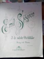 I de sidste Öieblikke Sång vid piano