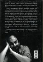 Marken under hennes f&ouml;tter