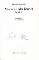 Marken under hennes f&ouml;tter