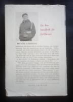 Till fj&auml;lls p&aring; skidor. En handledning f&ouml;r fj&auml;llfarare med ett 50-tal turer, 70 bilder och 19 kartor