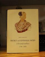 Dr&auml;kt och kvinnlig sl&ouml;jd i Ovansj&ouml; socken 1750-1850.